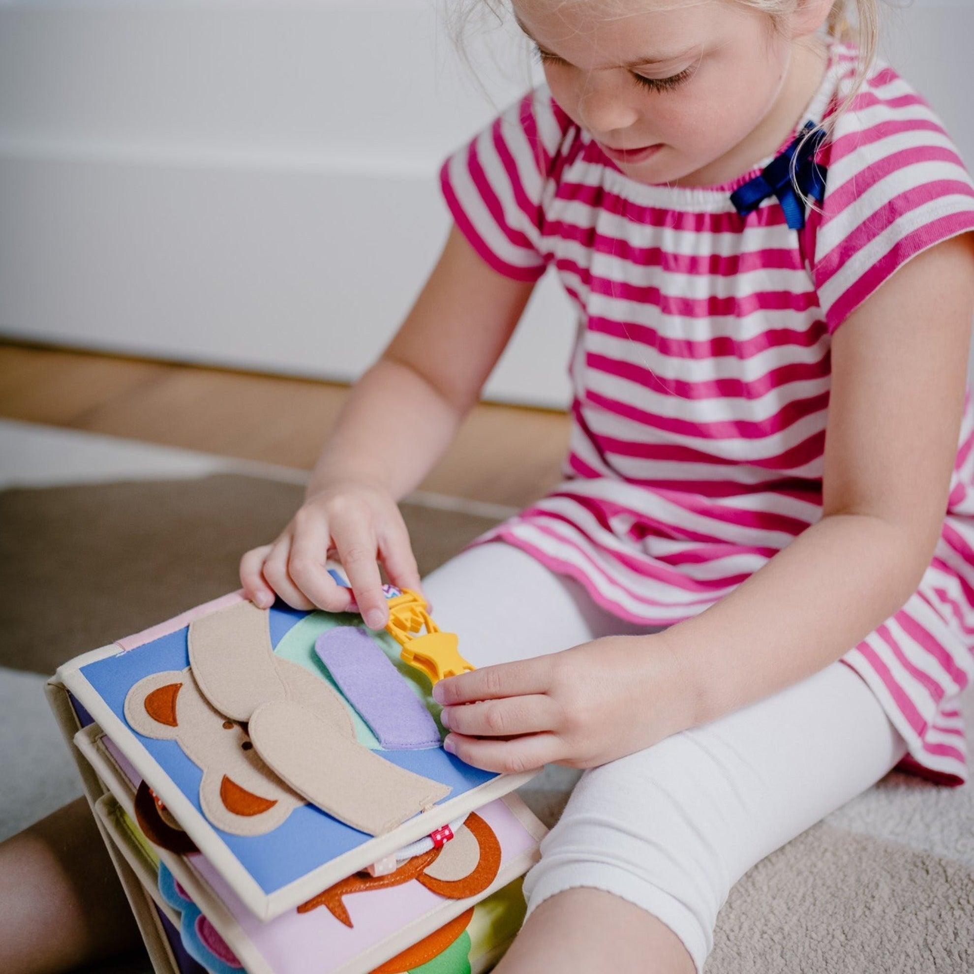 Fluttering Butterfly - 6 Pages Mini Quiet Book